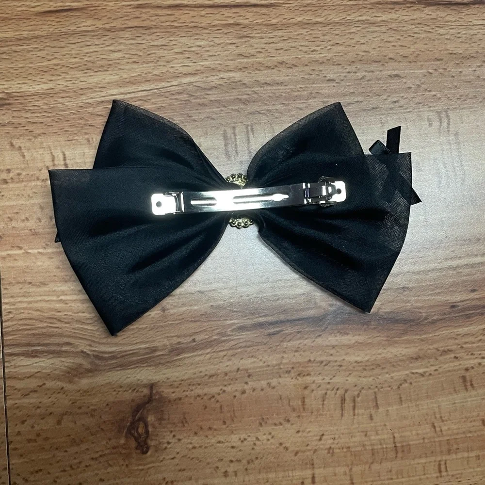 N/A black semi